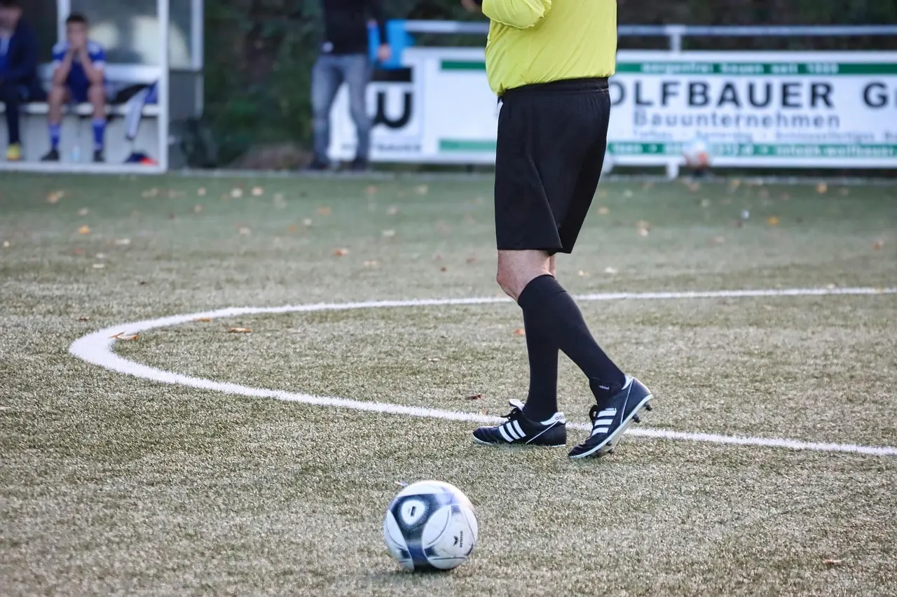 Allsvenskan 2025 – Runde 3: Målrige udebanesejre, tætte lokalopgør og en nulløsning i Solna